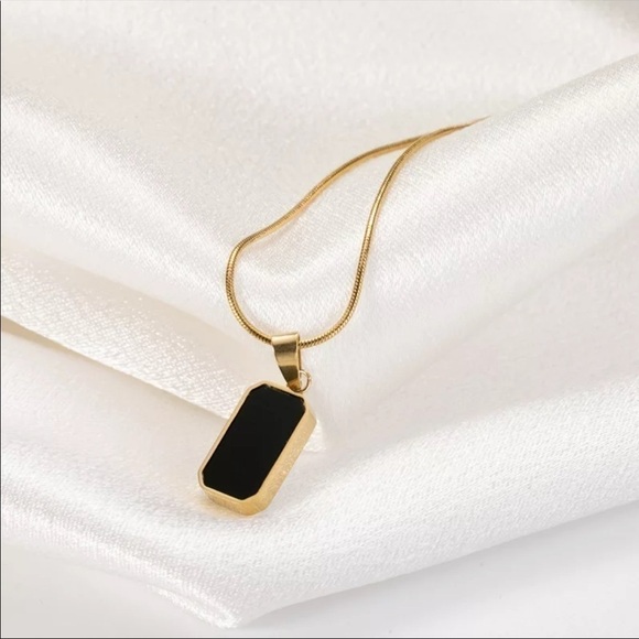 NEW 18k gold plated double sided white shell black enamel rectangular necklace - Picture 2 of 13